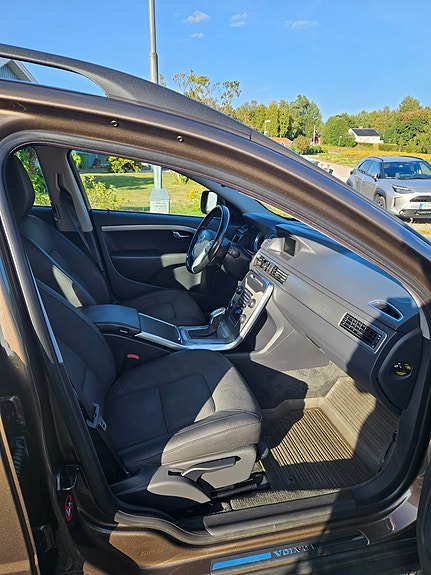 Volvo XC70 4 of 8