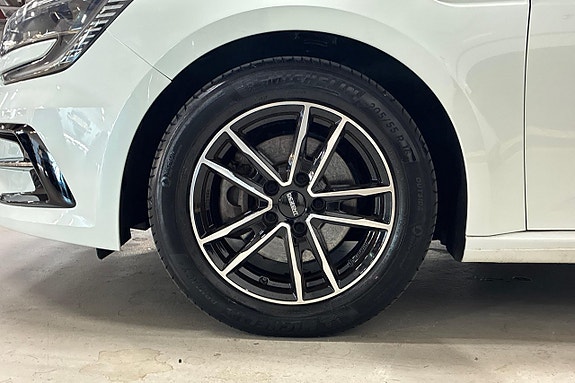 Renault Megane E-Tech 11 of 23