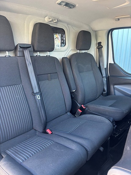 Ford Transit Custom 11 of 16