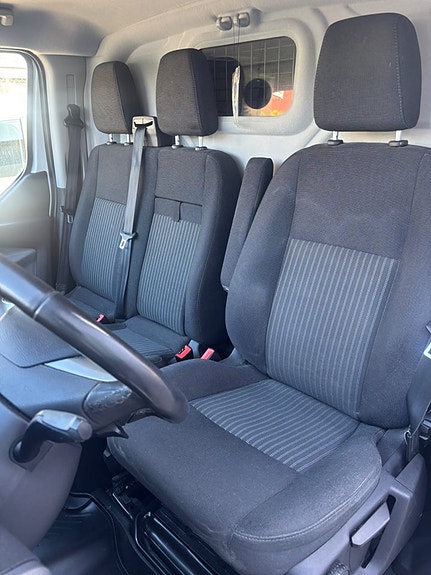 Ford Transit Custom 10 of 16
