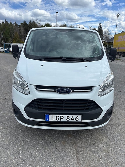 Ford Transit Custom 8 of 16