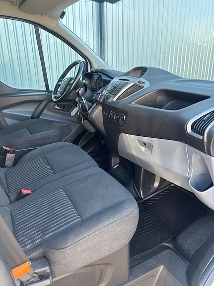 Ford Transit Custom 12 of 16