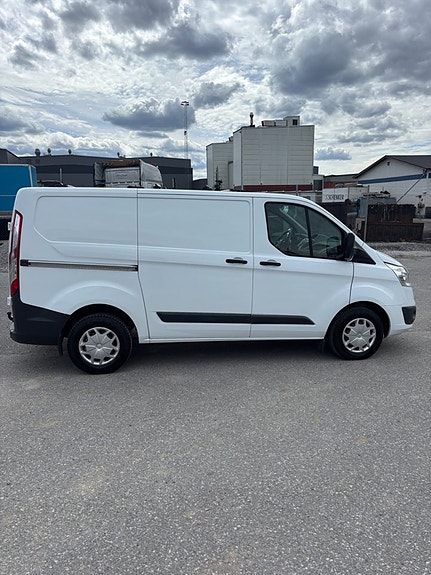 Ford Transit Custom 6 of 16