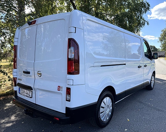 Nissan NV300 3 of 20