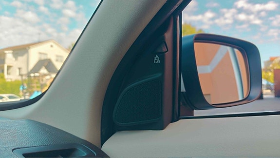 Volvo XC60 11 of 27