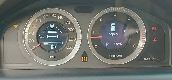 Volvo XC60 8 of 27