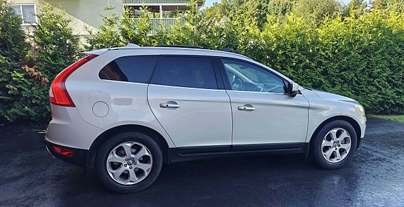 Volvo XC60 3 of 27