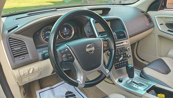 Volvo XC60 23 of 27
