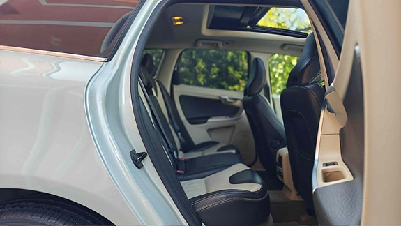 Volvo XC60 16 of 27