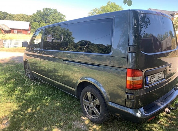 Volkswagen Caravelle 2 of 5