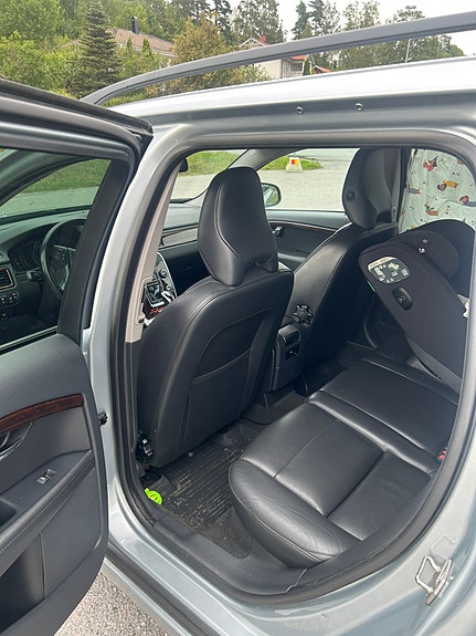 Volvo V70 8 of 8