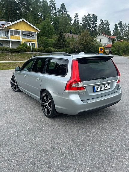 Volvo V70 6 of 8