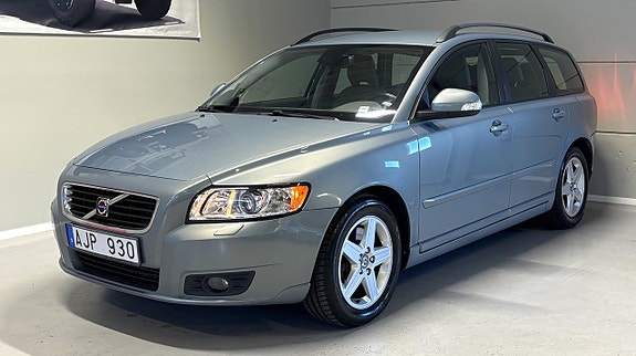 Volvo V50 3 of 18