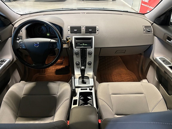 Volvo V50 8 of 18