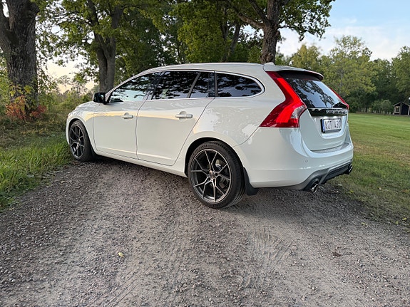 Volvo V60 3 of 8