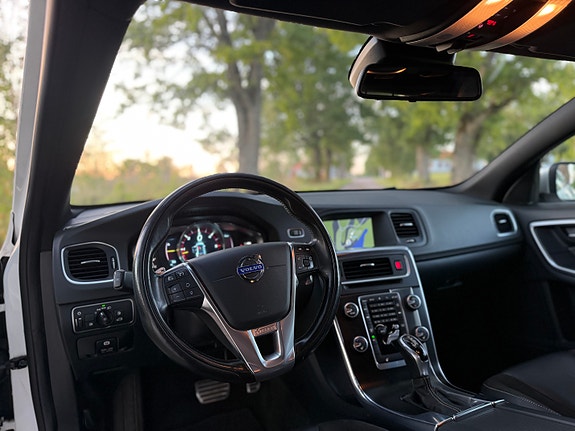 Volvo V60 6 of 8