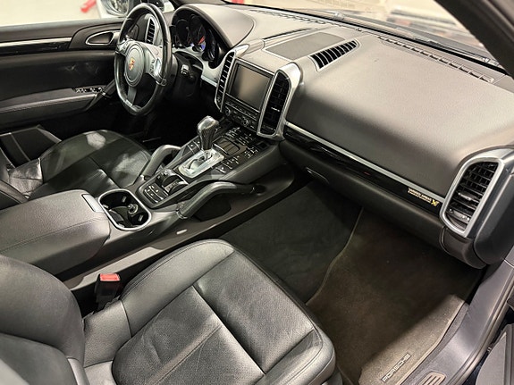 Porsche Cayenne 8 of 11