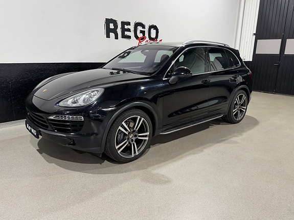 Porsche Cayenne 2 of 11
