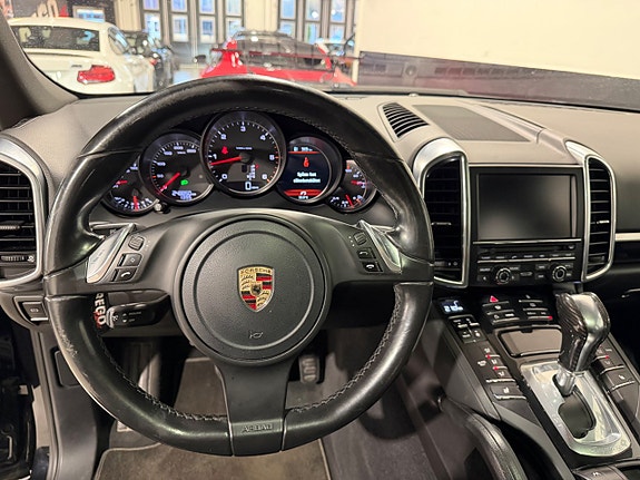 Porsche Cayenne 9 of 11