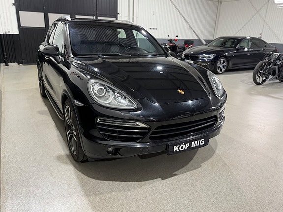 Porsche Cayenne 3 of 11