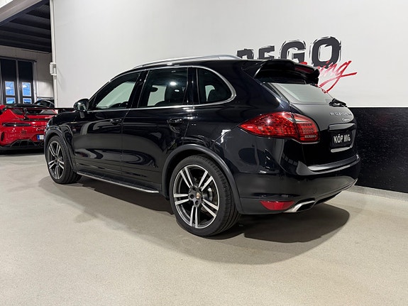 Porsche Cayenne 4 of 11