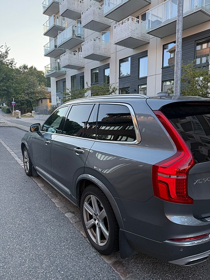 Volvo XC90 3 of 13