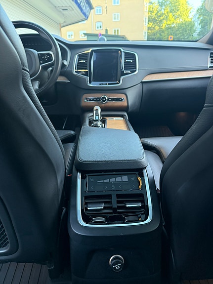 Volvo XC90 6 of 13