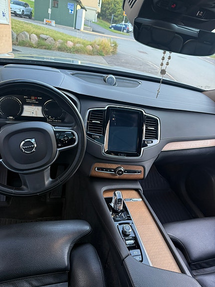 Volvo XC90 5 of 13