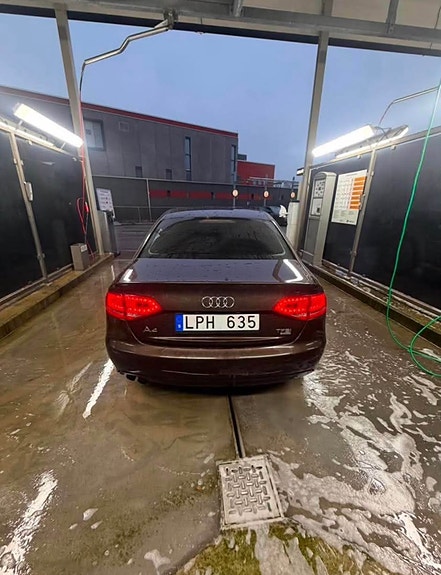 Audi A4 4 of 4