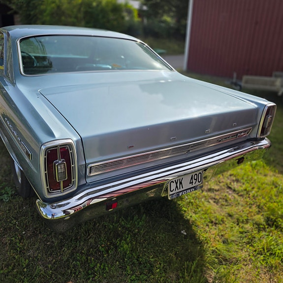 Ford Fairlane 3 of 7