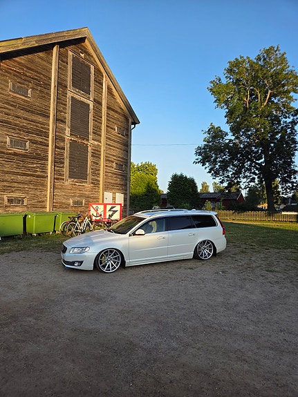 Volvo V70 4 of 9