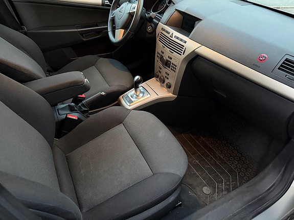 Opel Astra 10 of 10