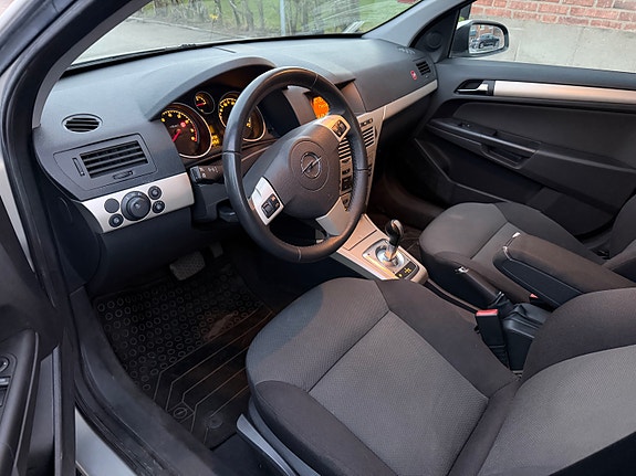 Opel Astra 8 of 10