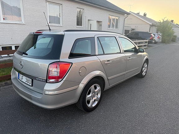 Opel Astra 4 of 10