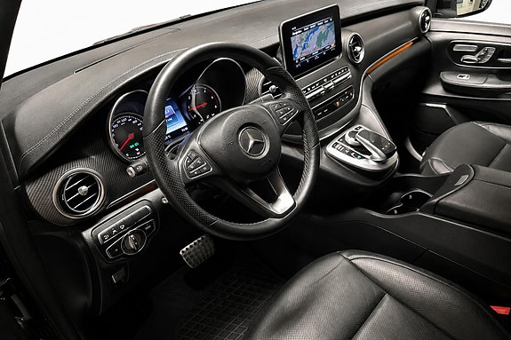 Mercedes-Benz V250 d 3 of 18