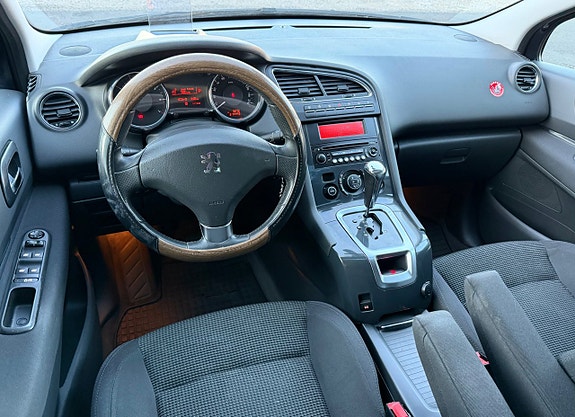 Peugeot 5008 8 of 13