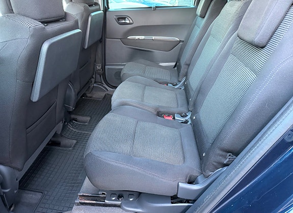 Peugeot 5008 9 of 13