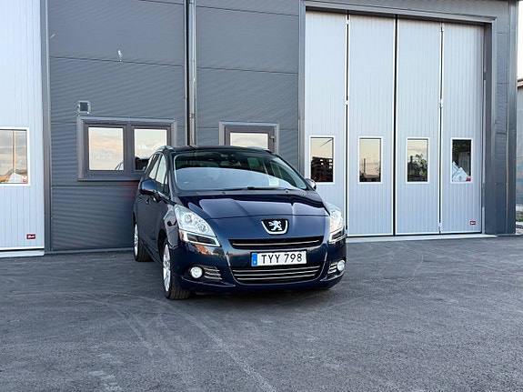 Peugeot 5008 2 of 13