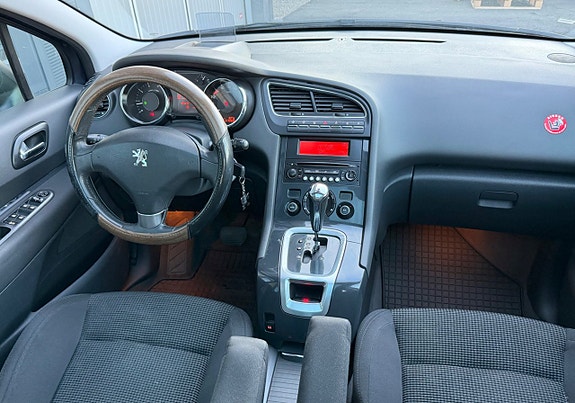 Peugeot 5008 7 of 13