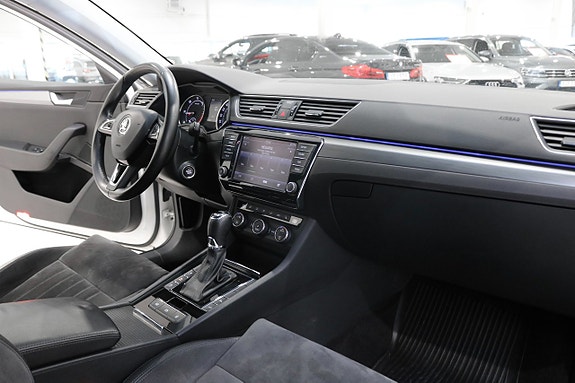 Skoda Superb 12 of 30