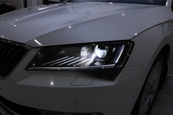 Skoda Superb 9 of 30
