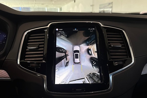Volvo XC90 15 of 24