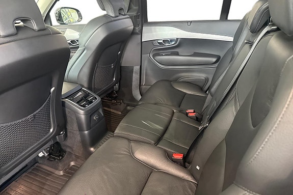 Volvo XC90 13 of 24