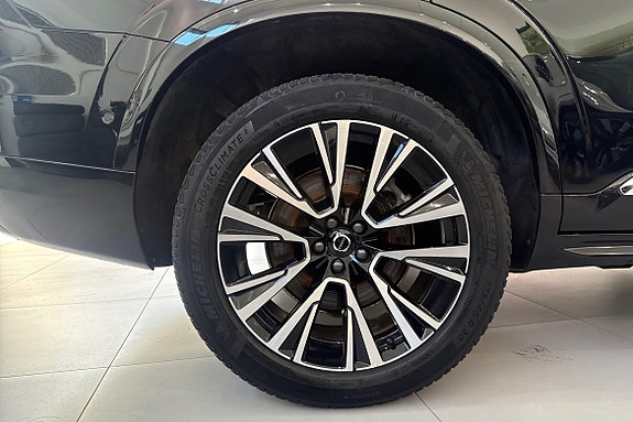 Volvo XC90 17 of 24