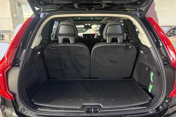 Volvo XC90 12 of 24