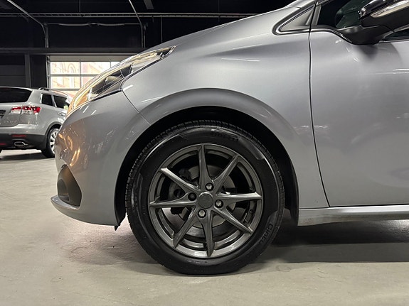 Peugeot 208 9 of 21