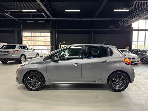 Peugeot 208 8 of 21