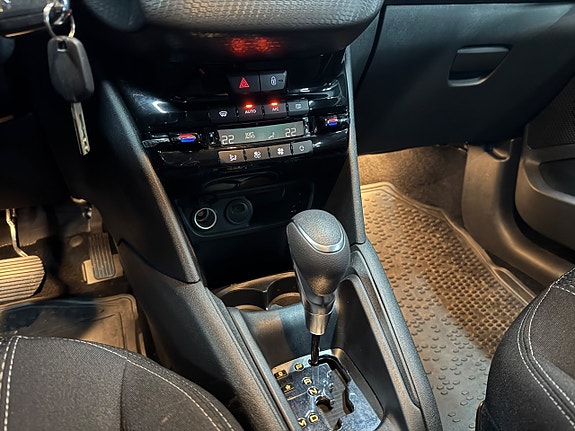 Peugeot 208 16 of 21