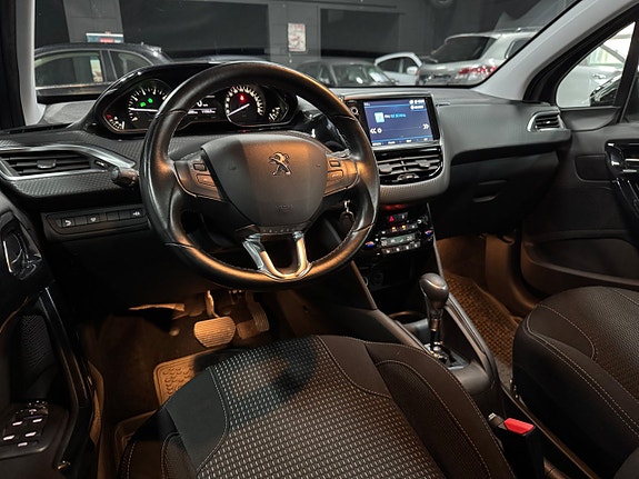 Peugeot 208 12 of 21