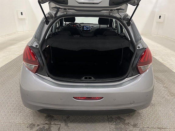 Peugeot 208 5 of 20